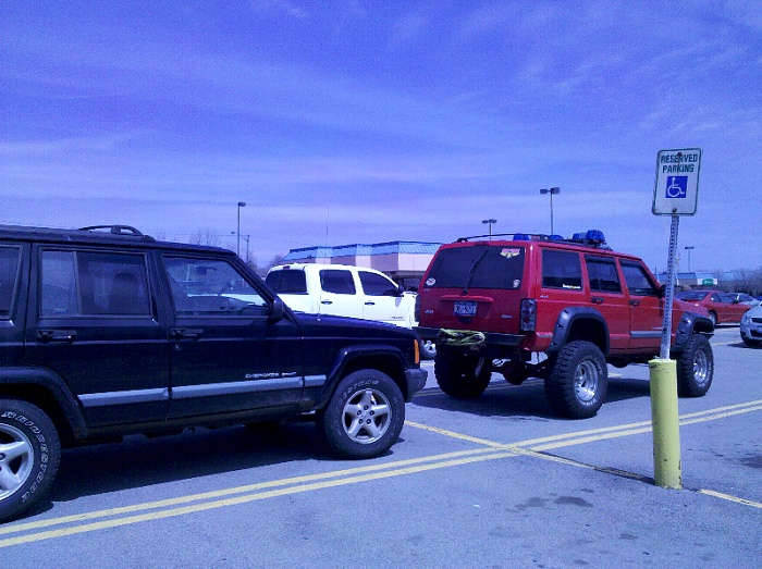 Your XJ Parked Next to a Stock Xj Picture Thread!-forumrunner_20110423_142809.jpg