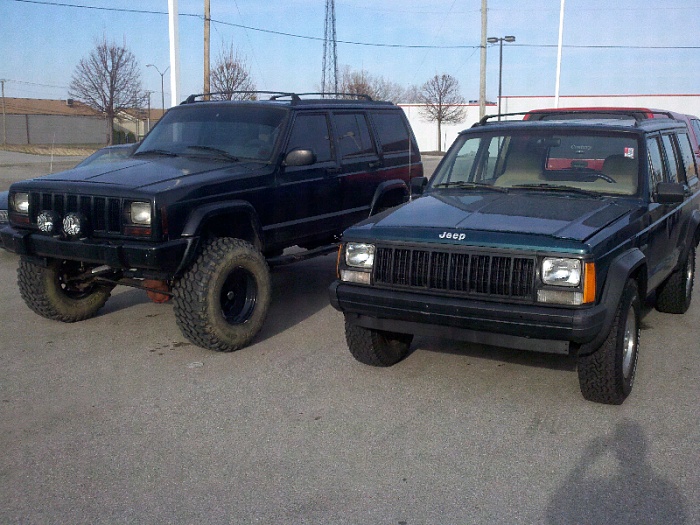 Your XJ Parked Next to a Stock Xj Picture Thread!-forumrunner_20110425_011459.jpg