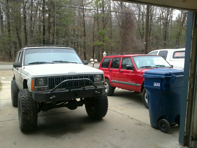 Your XJ Parked Next to a Stock Xj Picture Thread!-next-landlord2.jpg
