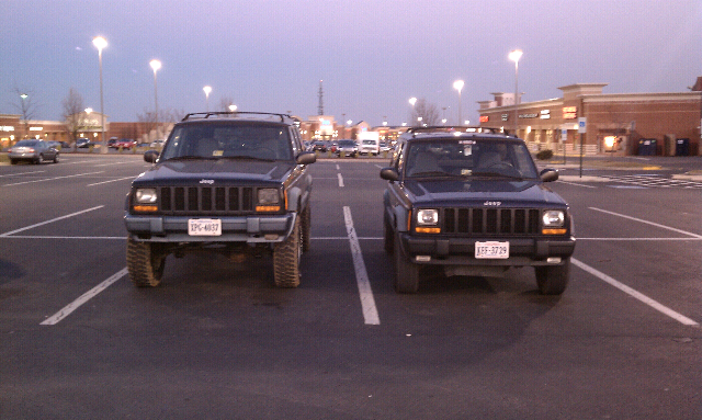 Your XJ Parked Next to a Stock Xj Picture Thread!-forumrunner_20110506_013026.jpg