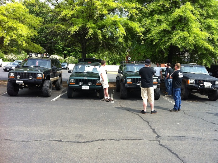 Your XJ Parked Next to a Stock Xj Picture Thread!-image-1308067227.jpg