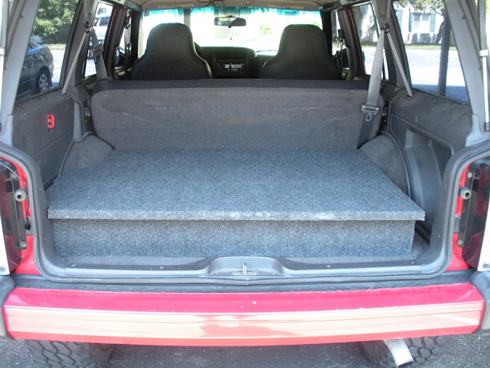 CARGO AREA XJ-falsefloor_1.jpg