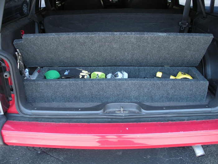CARGO AREA XJ-falsefloor_3.jpg