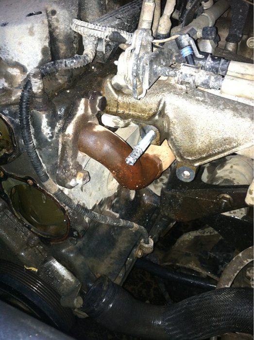 How should I remove this broken bolt?-image-3524348945.jpg