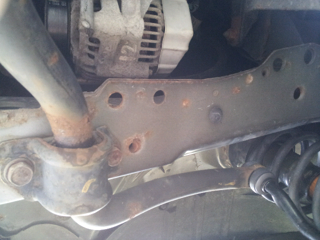 Holes in unibody?-forumrunner_20110722_083213.jpg