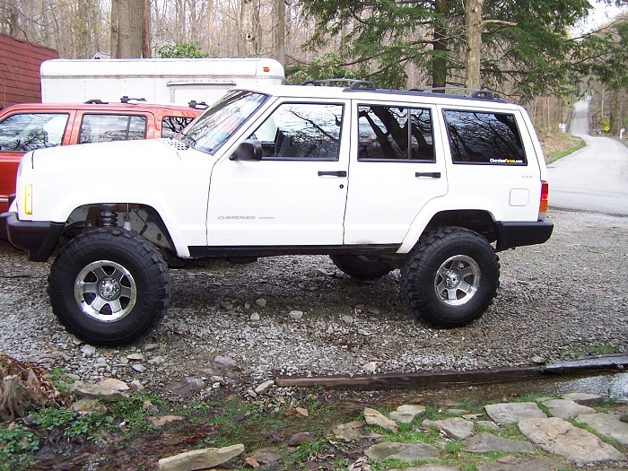 Any members running wheels other then Soft 8's??-jeep-007.jpg