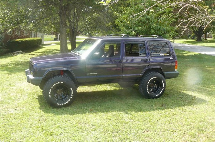 Before and After Of my jeep!-311087_188188347919732_100001857044416_416130_911281517_n.jpg