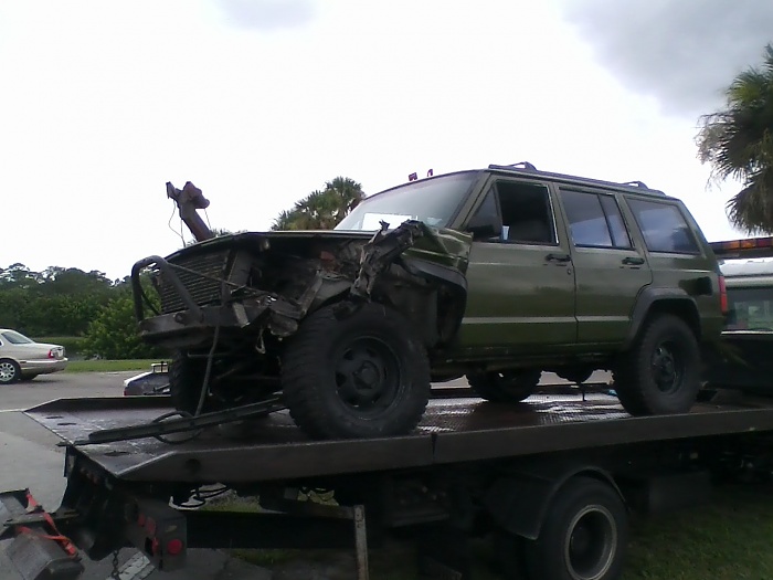 any hope for this fallen XJ?-carnage1.jpg