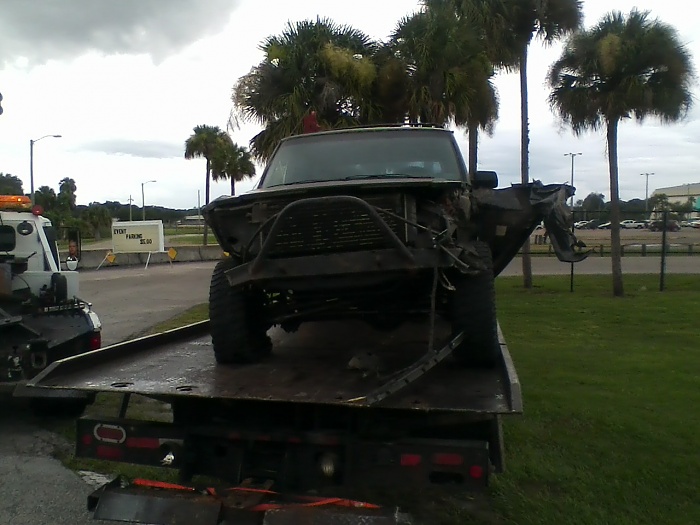 any hope for this fallen XJ?-carnage3.jpg