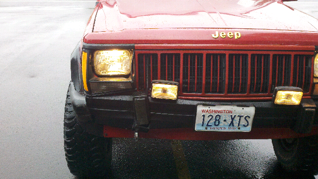 My first real car accident. Glad I was in my Jeep-forumrunner_20111002_192549.jpg