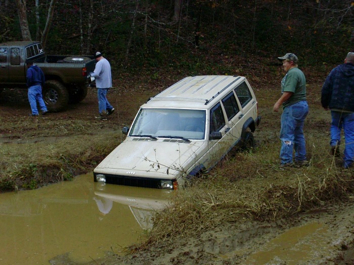 Went Wheelin today (Got Stuck)-393568_2636044745544_1388226402_3194301_2005353654_n.jpg