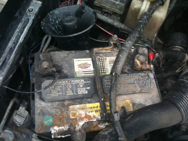 What did you do to your Cherokee today?-batt-term-before.jpg