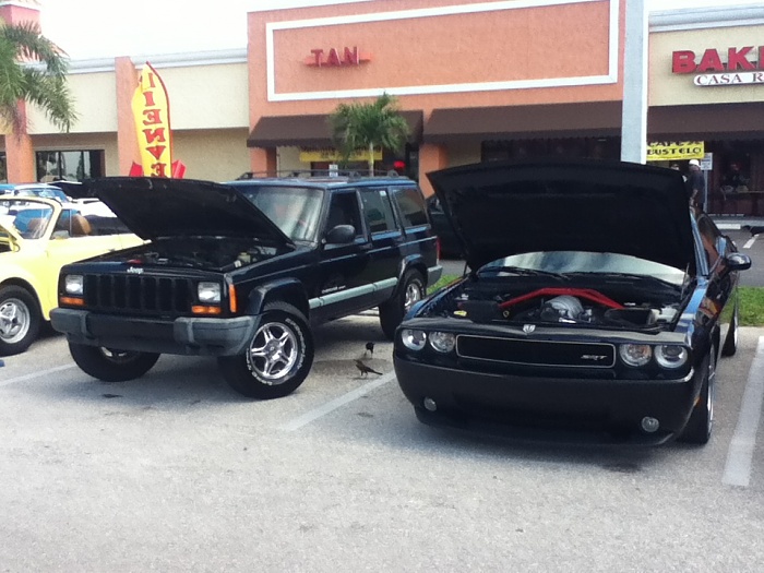 I put my XJ in a Car Show today :)-image-4252935549.jpg