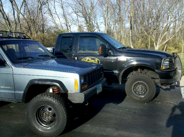 Your XJ Parked Next to a Stock Xj Picture Thread!-forumrunner_20111130_223343.jpg