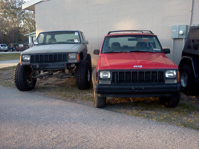 Your XJ Parked Next to a Stock Xj Picture Thread!-forumrunner_20111221_215826.jpg