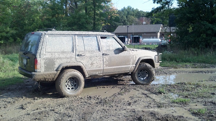 Out Mudding Pics!!!-cherokee-001.jpg