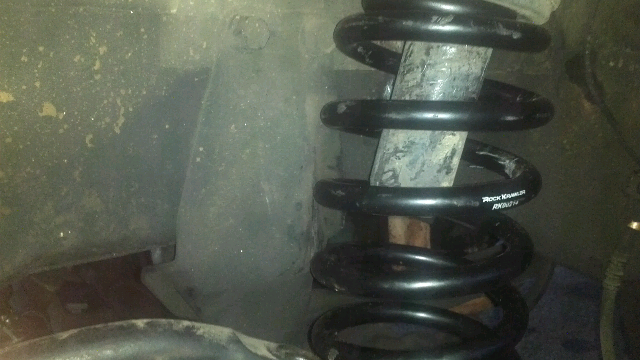 Driver side coil spring problem-forumrunner_20111231_105406.jpg