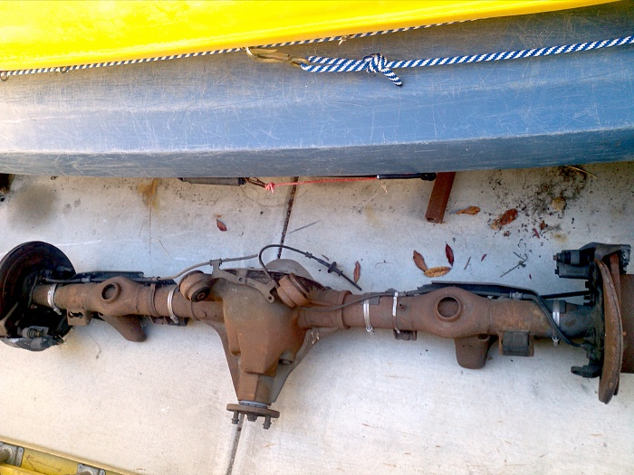 8.8 ford guys help?-img_20120101_102417.jpg