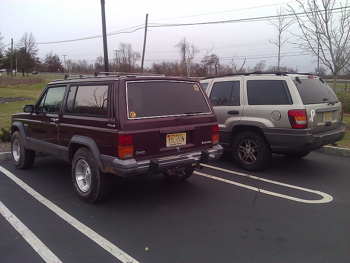 Your XJ Parked Next to a Stock Xj Picture Thread!-wp_000386.jpg