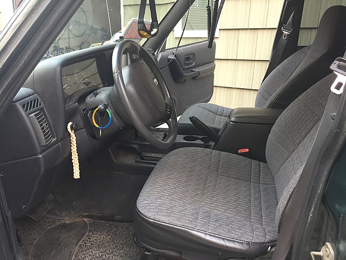 2001 Jeep Cherokee XJ Sport (114,854)-img_5006.jpg