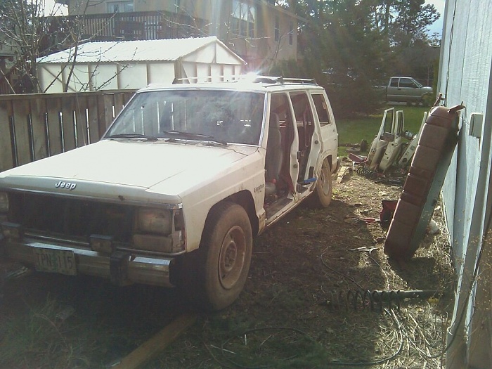 free crap!!!! 86 cherokee parts!-deadxj2.jpg