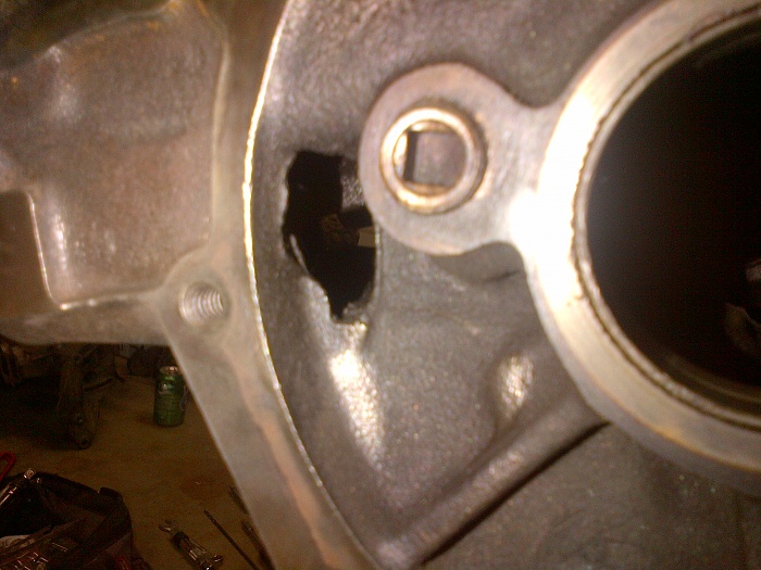 Hole in block above camshaft?-img-20120702-00214.jpg