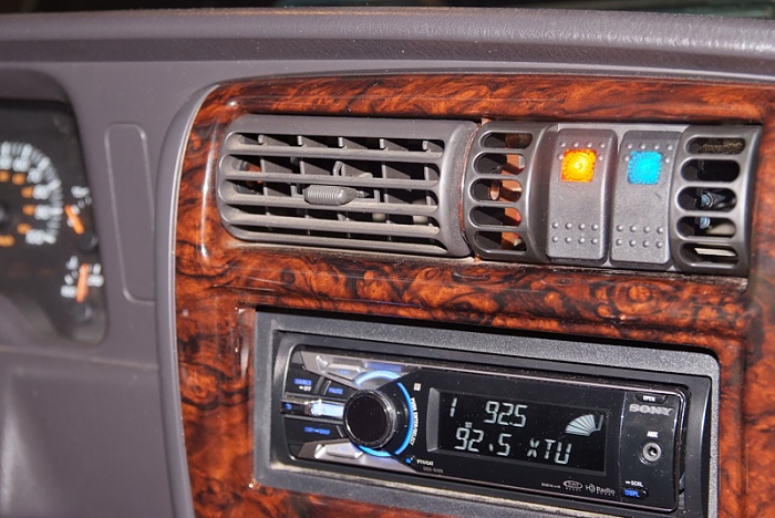 My ultimate converted A/C OBA system!-switches.jpg