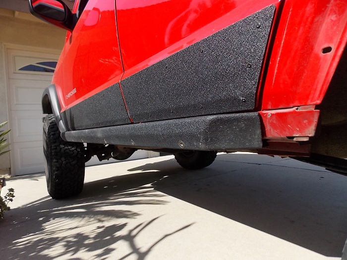 anyone running Smittybilt XRC rock sliders?-dscn1244.jpg