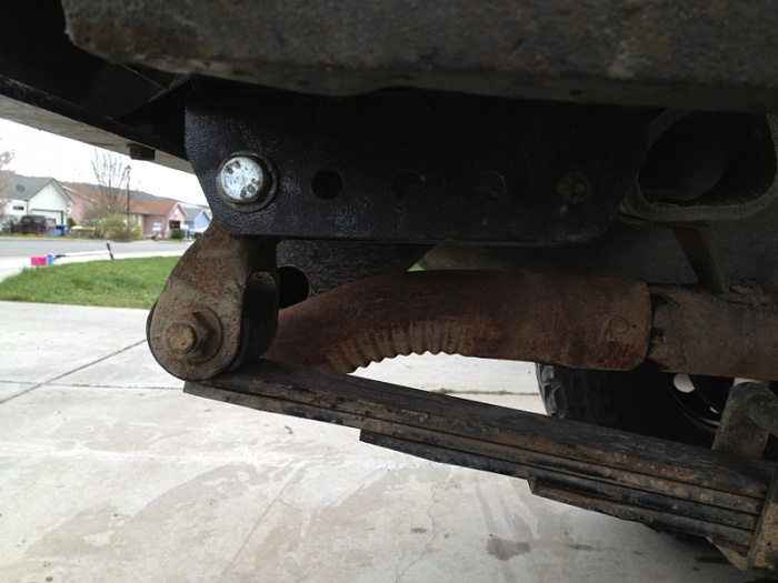 Rear bumper bolt in shackle box?!?!?-image-2399391391.jpg
