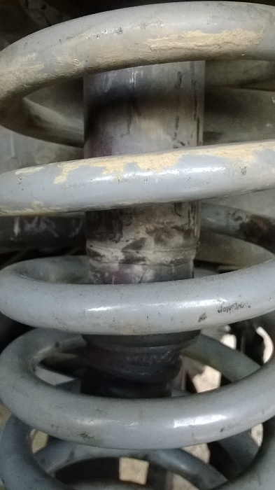Welded on bumpstops. Upgading to ACOS spacers.-wp_20131231_006-1-.jpg