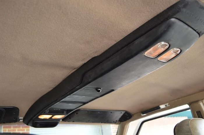 WJ Overhead Console Install-396783_134673360056361_470582630_n.jpg