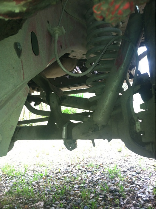 Broken lower control arm bracket-image-85065284.jpg