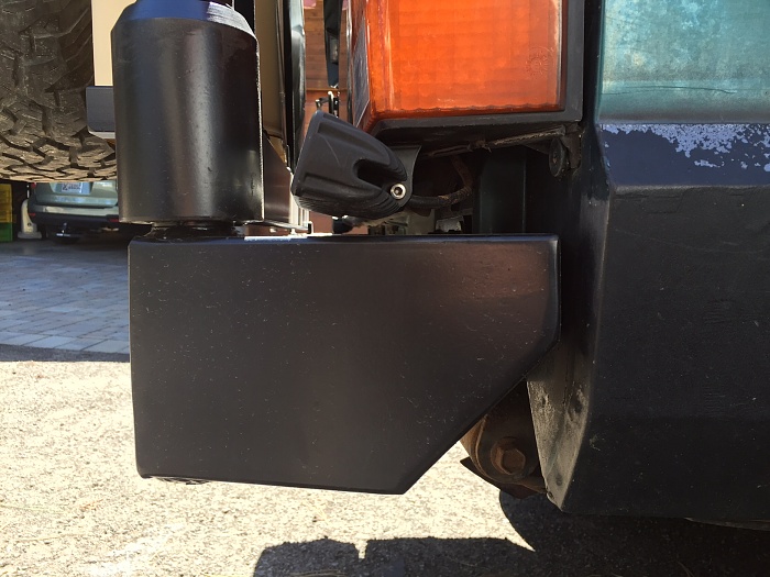 Notes 4x4 Bumper with Tire and Jerry Can Mount-cherokee-bumper-end-view.jpg