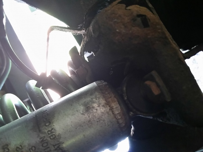 rusted front shock mounts-20160721_171821.jpg