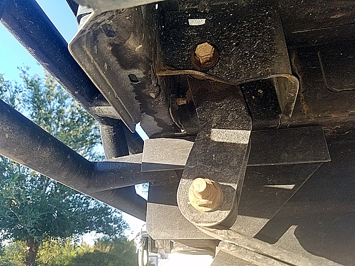 Boomerang shackles-20170825_070051c-r.jpg