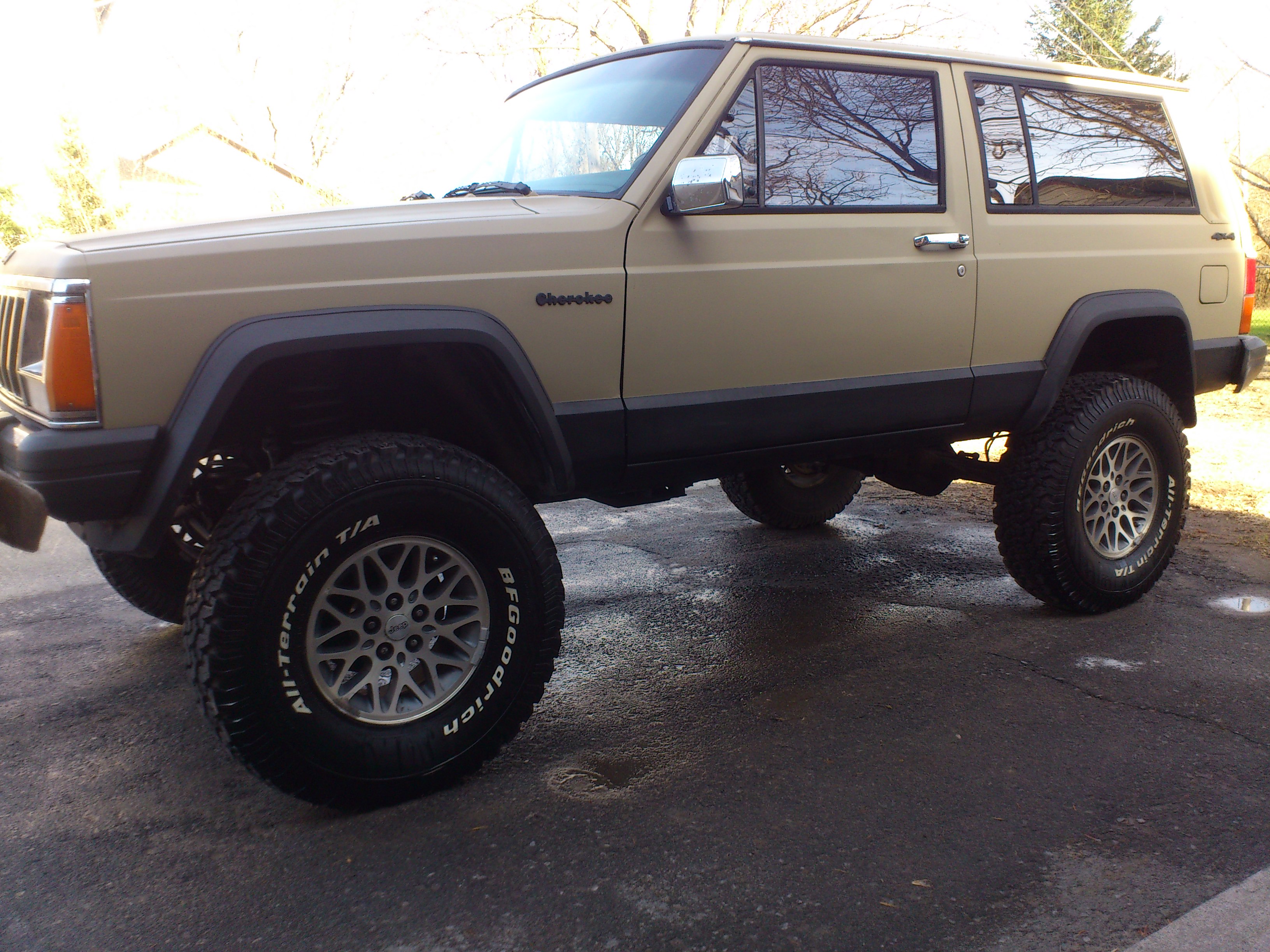 Uneven lift kit in '89 Cherokee - Jeep Cherokee Forum