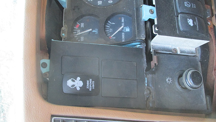 How did you mount your rocker switches?-img_2040.jpg