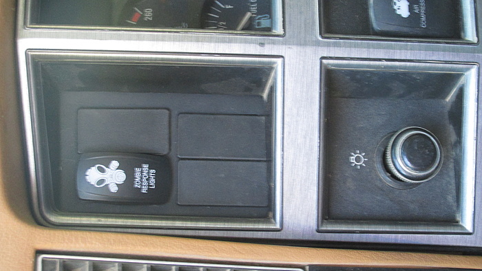 How did you mount your rocker switches?-img_2047.jpg