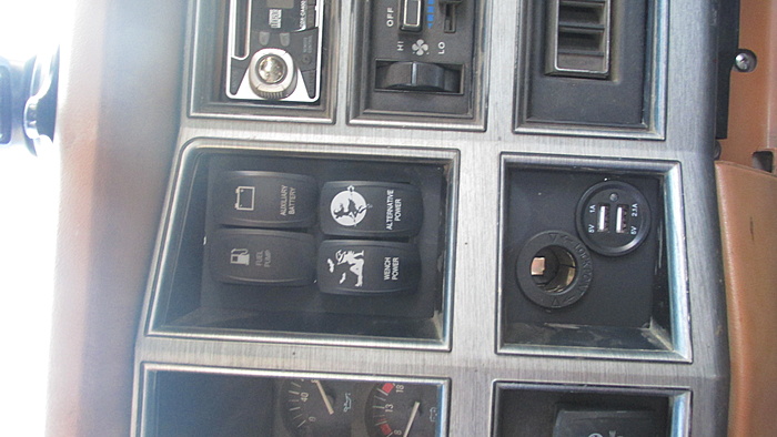 How did you mount your rocker switches?-img_2051.jpg