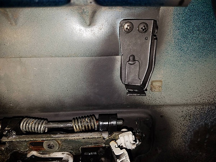 Installing an Interior Hatch Release in your XJ-nwyvacx.jpg