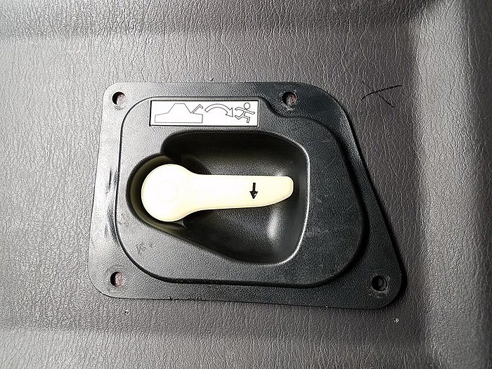 Installing an Interior Hatch Release in your XJ-ktekvb9.jpg