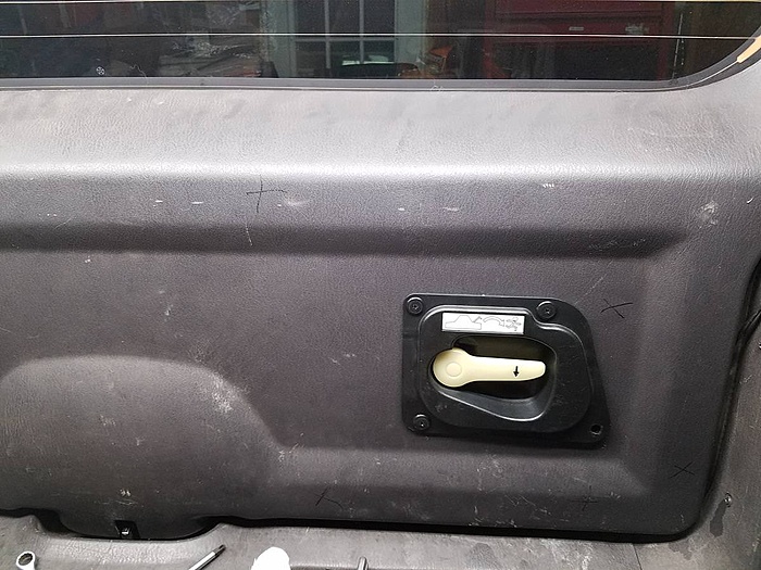 Installing an Interior Hatch Release in your XJ-rt7tjqg.jpg