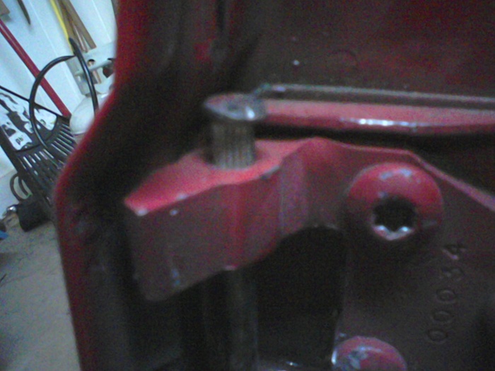 Door pins in upper hinge-zsddu.jpg