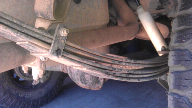 right rear leaf springs separated from eachother, what now?-forumrunner_20110806_181107.jpg