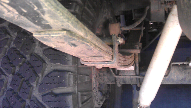 right rear leaf springs separated from eachother, what now?-forumrunner_20110806_181305.jpg