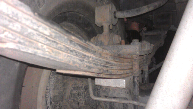 right rear leaf springs separated from eachother, what now?-forumrunner_20110806_193826.jpg