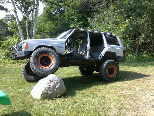 6.5&quot; lift with 33's and 35's please post pic's-flex1.jpg