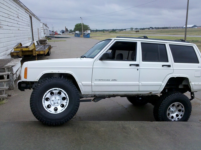 Stock tires with 3&quot; lift??-img_20110915_135747.jpg