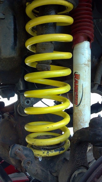 thunderbird v8 Springs Not seating at base, is it ok to secure with J Hook-jeep-spring1.jpg
