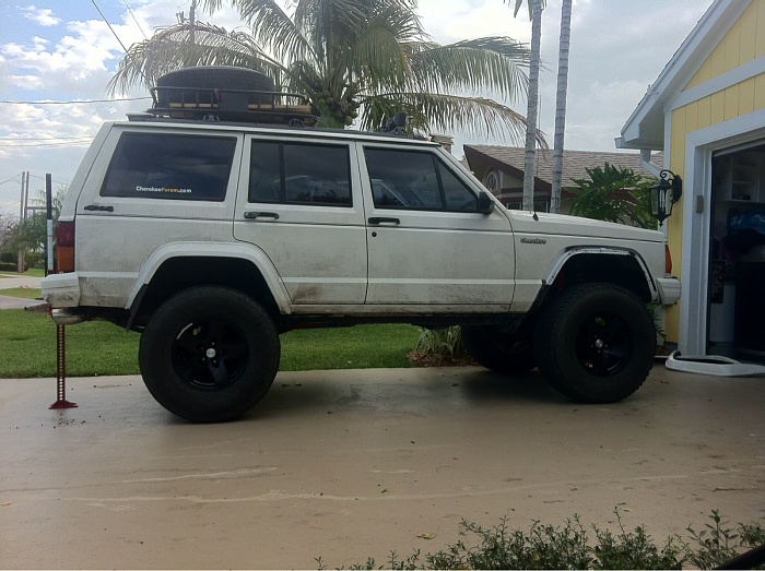 Fender trim before tj flares-image-3455359787.jpg